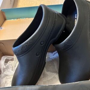 Skechers “croc-style”style shoes for work